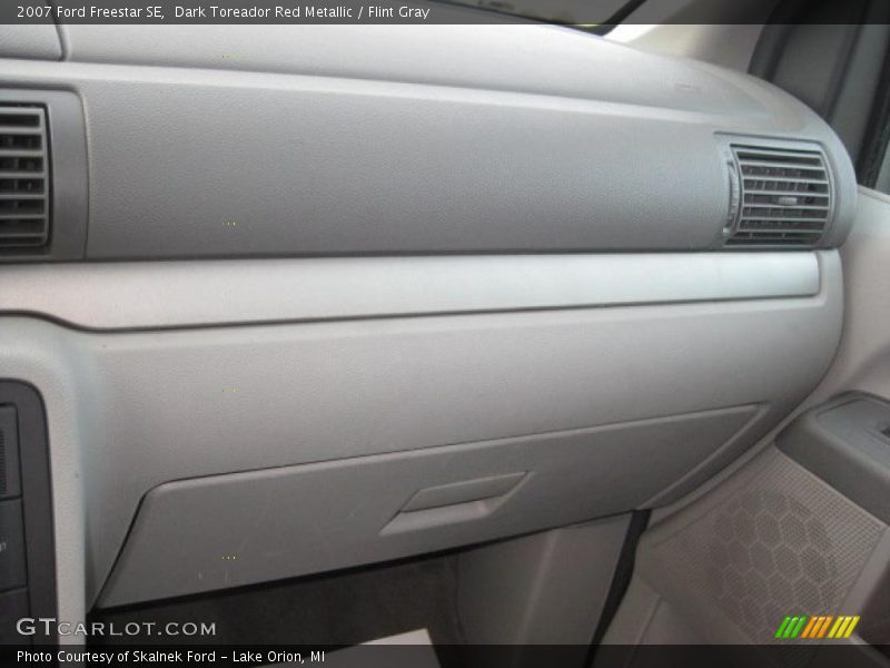 Dark Toreador Red Metallic / Flint Gray 2007 Ford Freestar SE