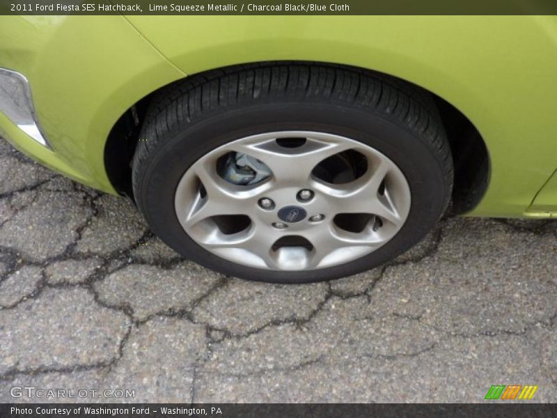 Lime Squeeze Metallic / Charcoal Black/Blue Cloth 2011 Ford Fiesta SES Hatchback