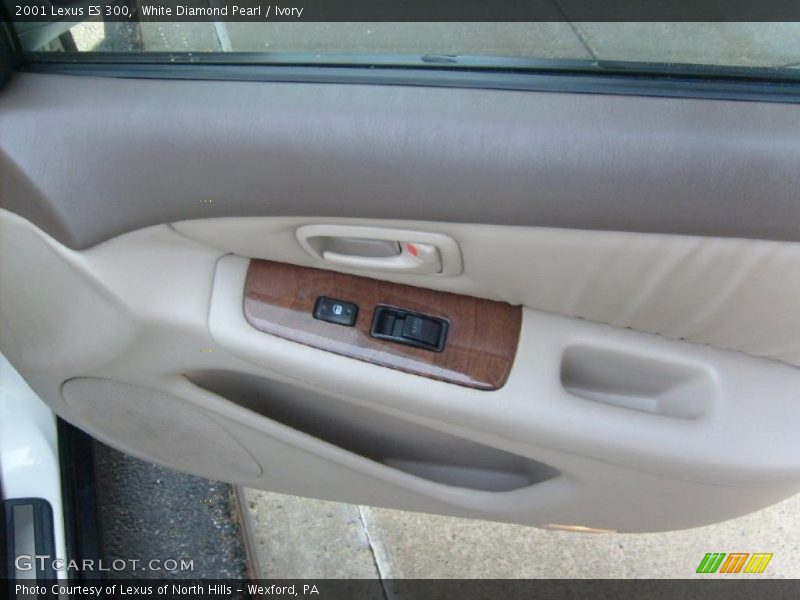 White Diamond Pearl / Ivory 2001 Lexus ES 300
