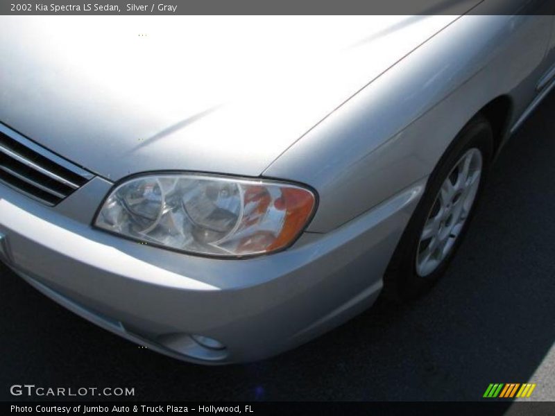 Silver / Gray 2002 Kia Spectra LS Sedan