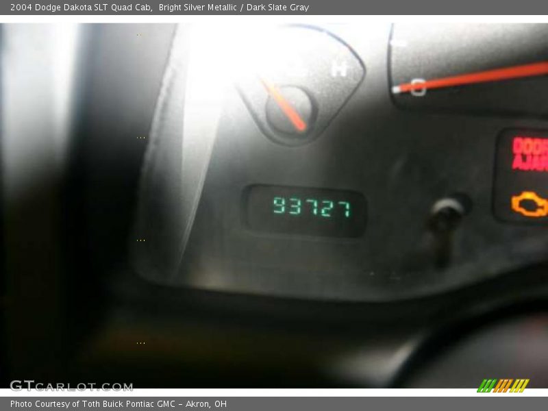 Bright Silver Metallic / Dark Slate Gray 2004 Dodge Dakota SLT Quad Cab