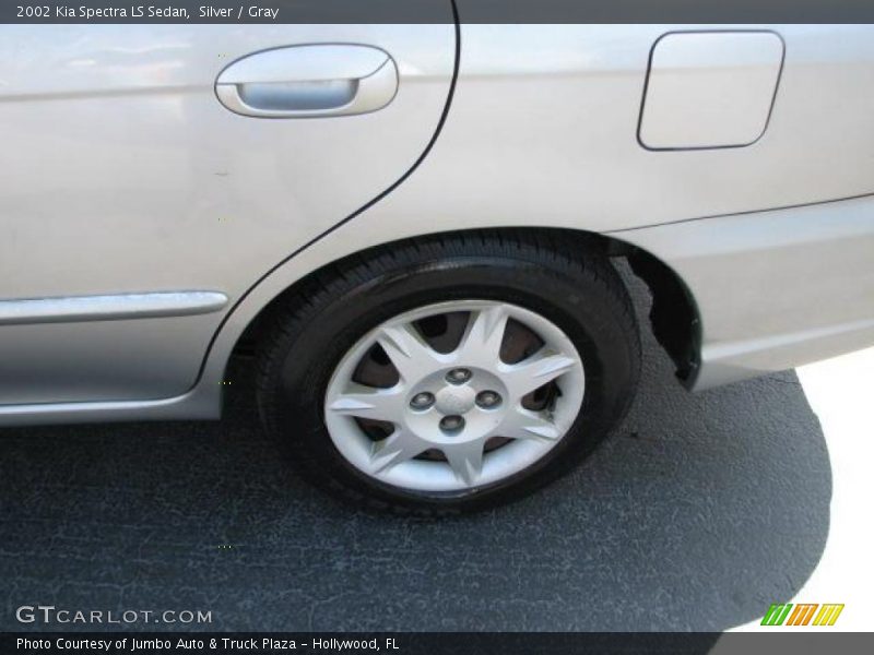 Silver / Gray 2002 Kia Spectra LS Sedan