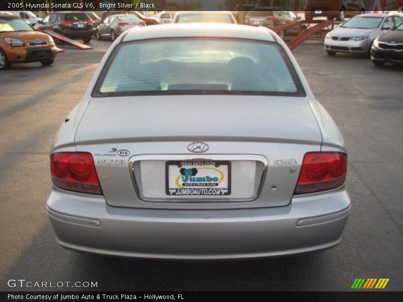 Bright Silver / Black 2005 Hyundai Sonata GLS V6