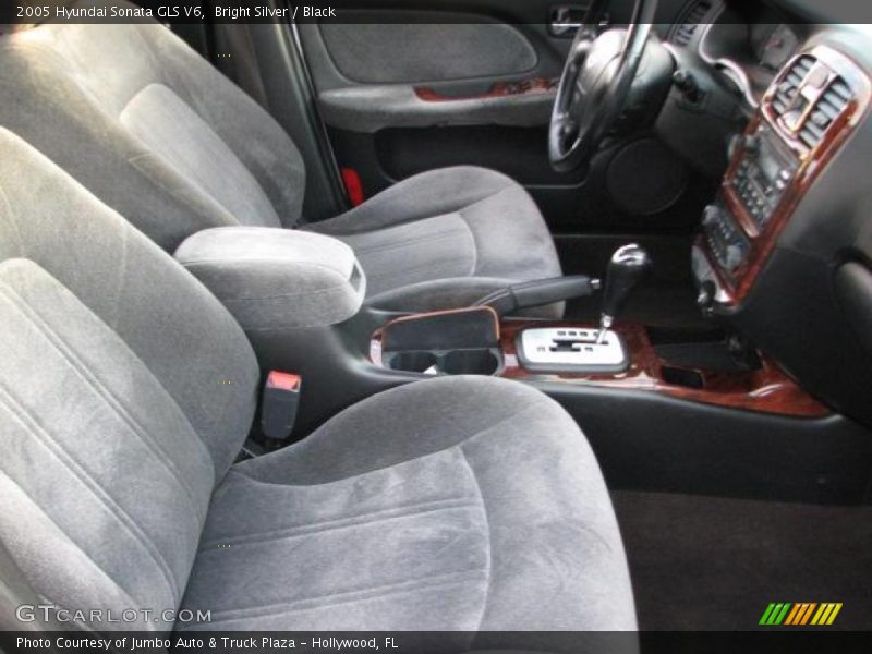 Bright Silver / Black 2005 Hyundai Sonata GLS V6