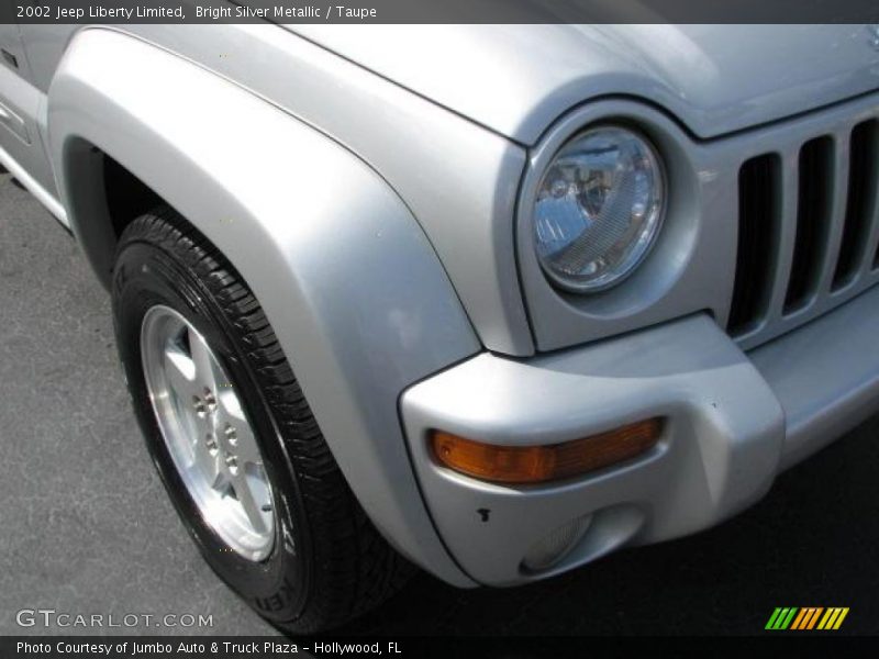 Bright Silver Metallic / Taupe 2002 Jeep Liberty Limited