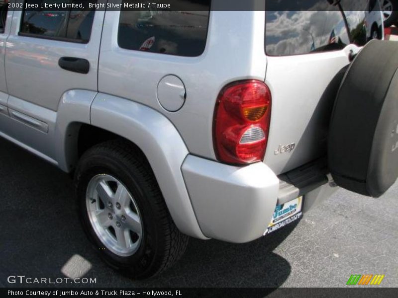 Bright Silver Metallic / Taupe 2002 Jeep Liberty Limited