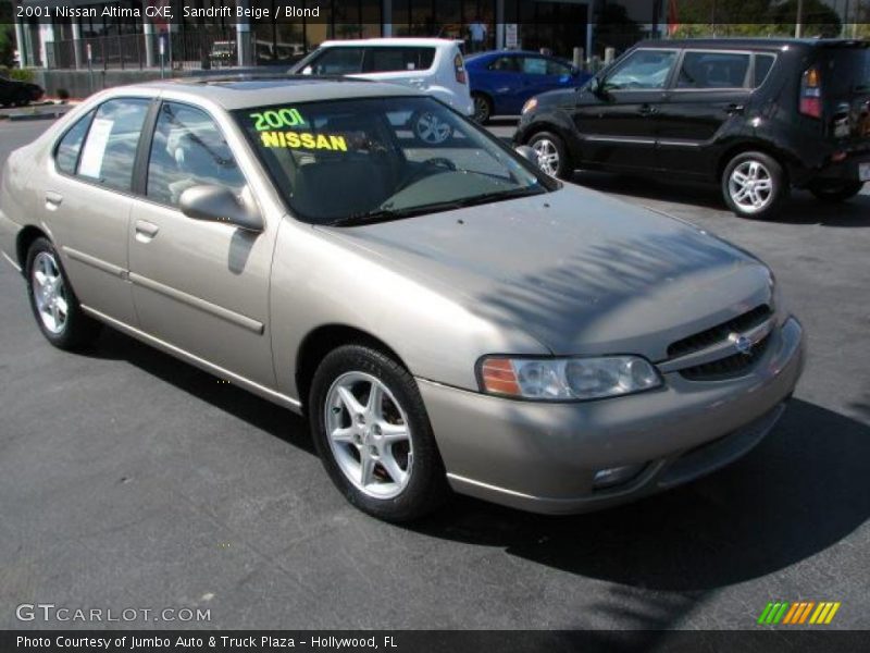 Sandrift Beige / Blond 2001 Nissan Altima GXE
