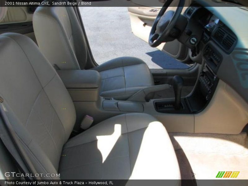 Sandrift Beige / Blond 2001 Nissan Altima GXE