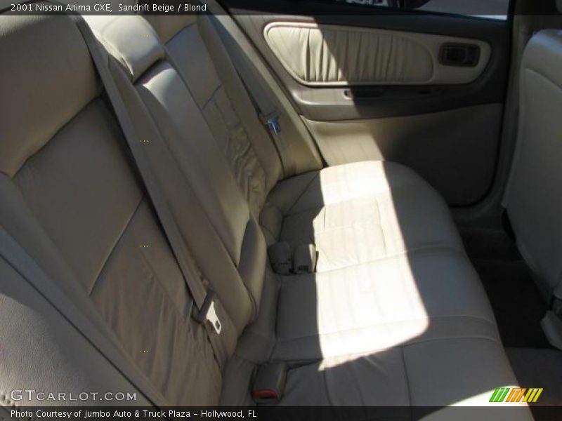 Sandrift Beige / Blond 2001 Nissan Altima GXE
