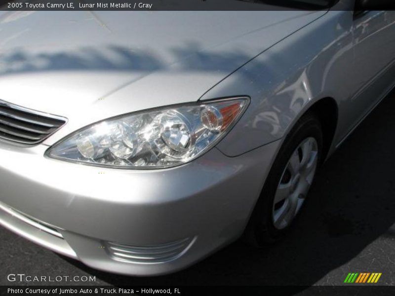 Lunar Mist Metallic / Gray 2005 Toyota Camry LE
