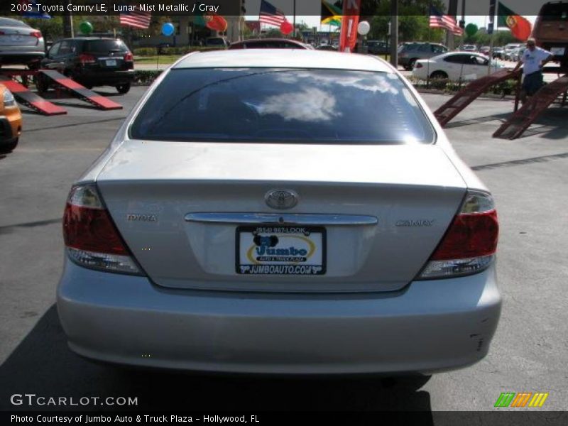 Lunar Mist Metallic / Gray 2005 Toyota Camry LE