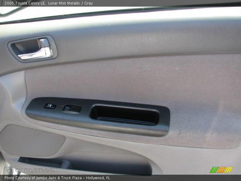 Lunar Mist Metallic / Gray 2005 Toyota Camry LE