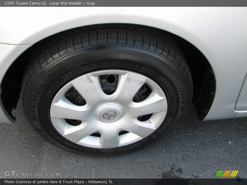 Lunar Mist Metallic / Gray 2005 Toyota Camry LE