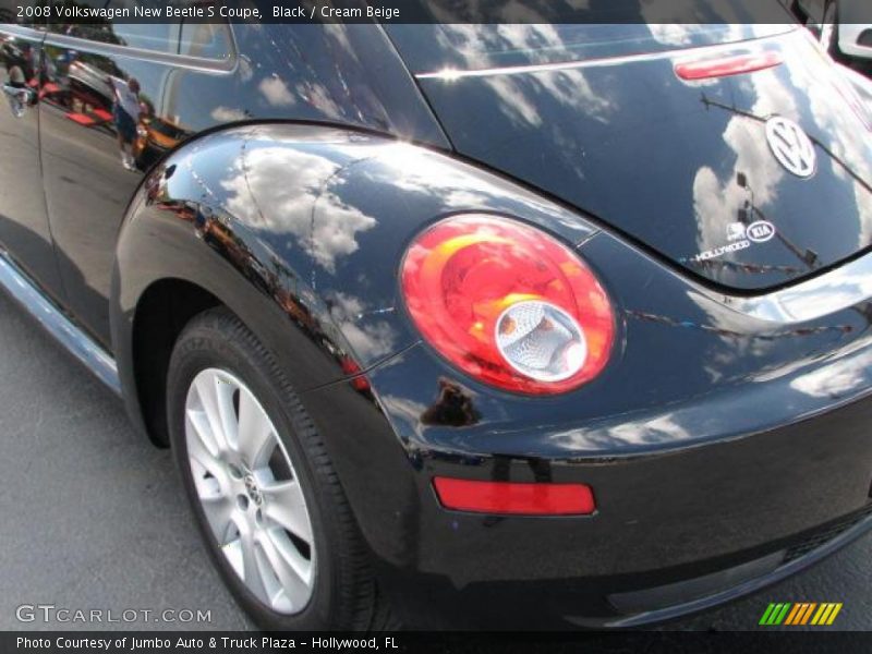 Black / Cream Beige 2008 Volkswagen New Beetle S Coupe