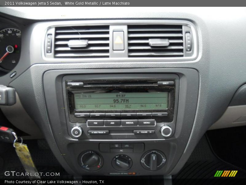 White Gold Metallic / Latte Macchiato 2011 Volkswagen Jetta S Sedan