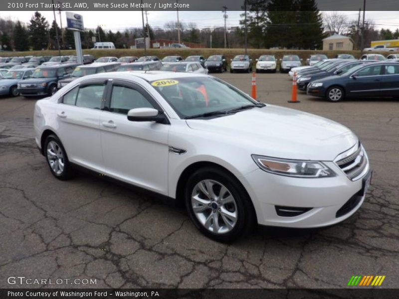 Front 3/4 View of 2010 Taurus SEL AWD
