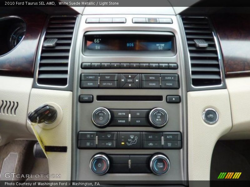 Controls of 2010 Taurus SEL AWD