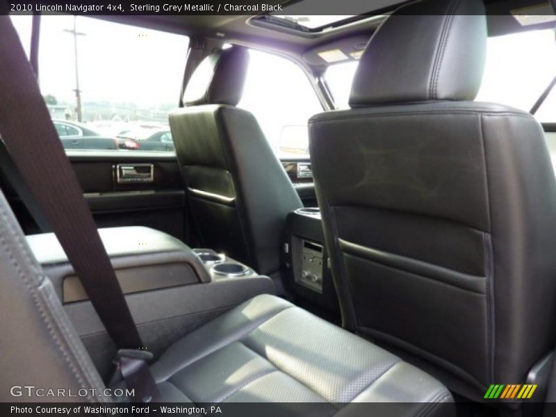 Sterling Grey Metallic / Charcoal Black 2010 Lincoln Navigator 4x4