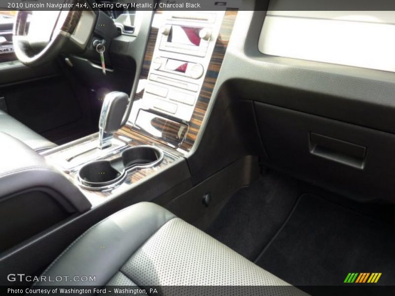 Sterling Grey Metallic / Charcoal Black 2010 Lincoln Navigator 4x4