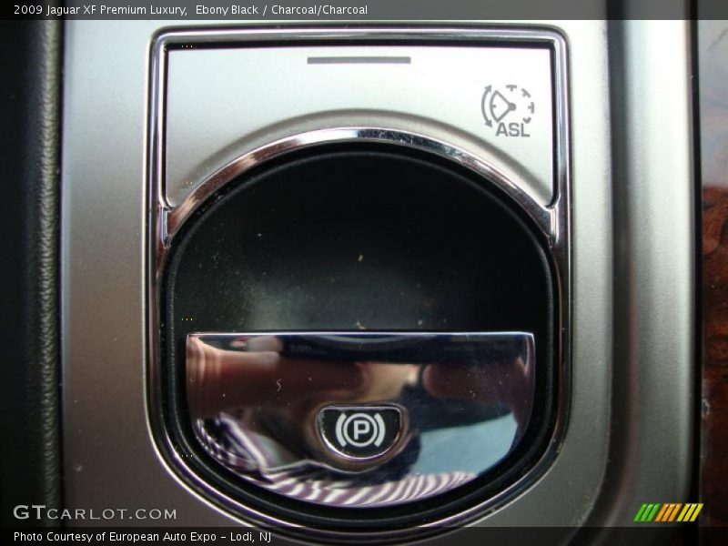 Ebony Black / Charcoal/Charcoal 2009 Jaguar XF Premium Luxury