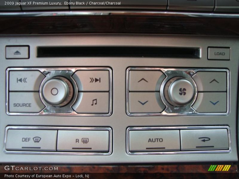 Ebony Black / Charcoal/Charcoal 2009 Jaguar XF Premium Luxury