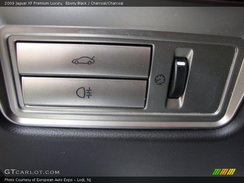 Ebony Black / Charcoal/Charcoal 2009 Jaguar XF Premium Luxury