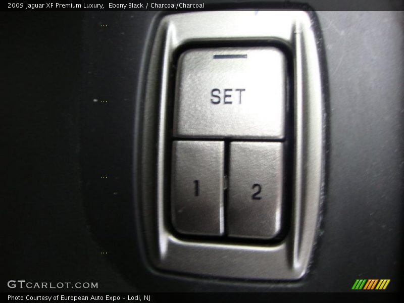 Ebony Black / Charcoal/Charcoal 2009 Jaguar XF Premium Luxury