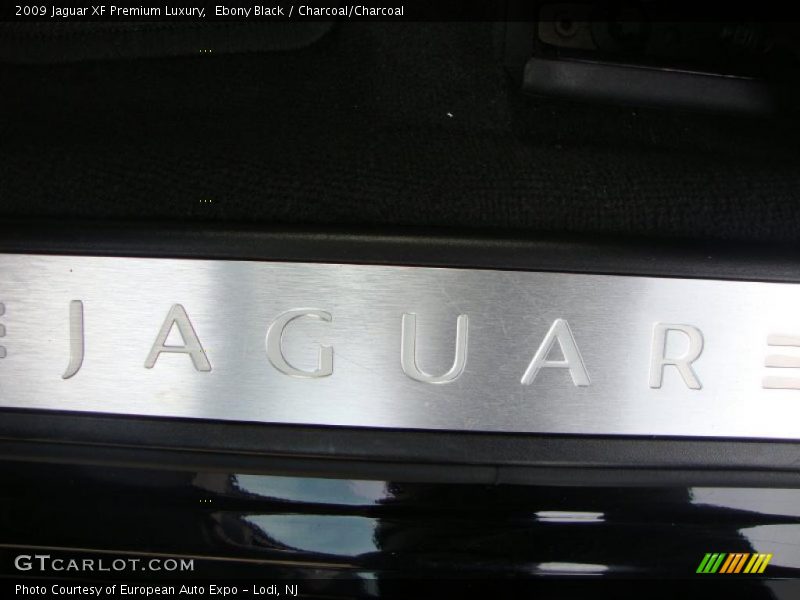 Ebony Black / Charcoal/Charcoal 2009 Jaguar XF Premium Luxury