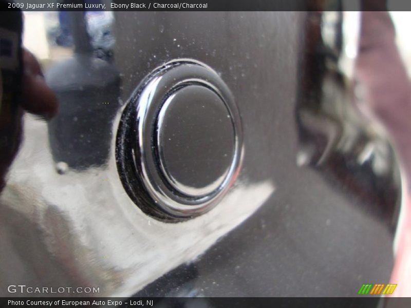 Ebony Black / Charcoal/Charcoal 2009 Jaguar XF Premium Luxury