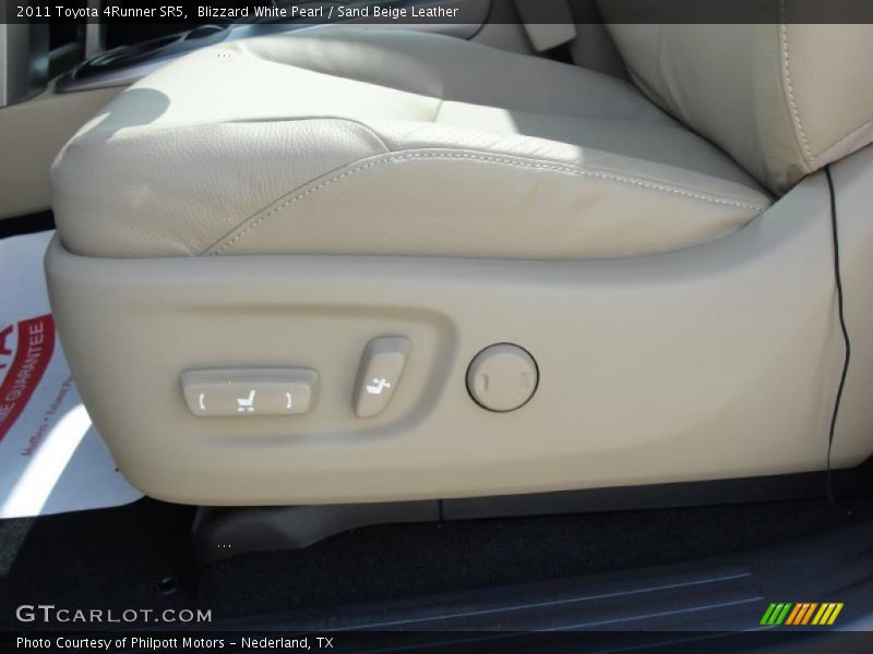 Blizzard White Pearl / Sand Beige Leather 2011 Toyota 4Runner SR5