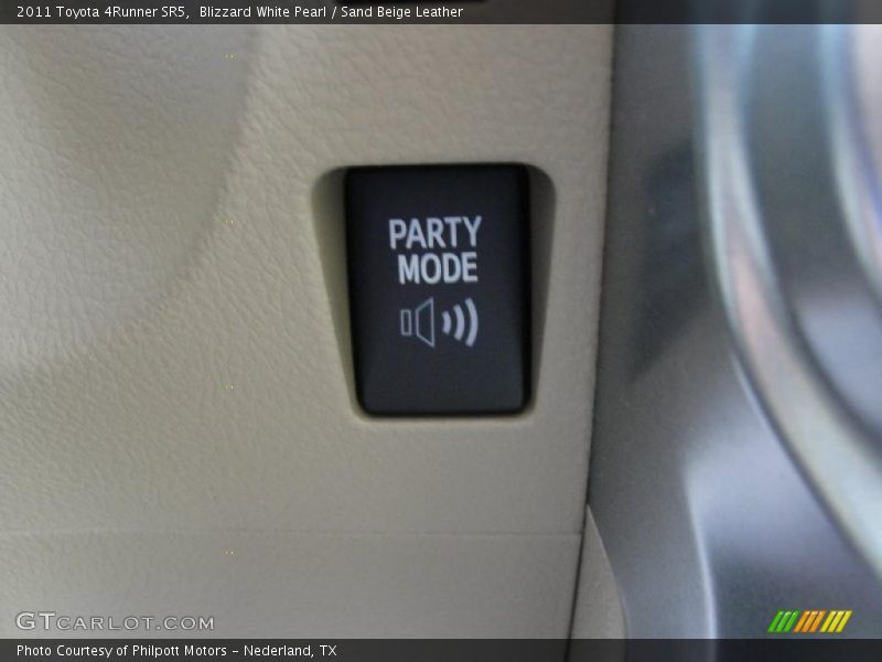 Blizzard White Pearl / Sand Beige Leather 2011 Toyota 4Runner SR5