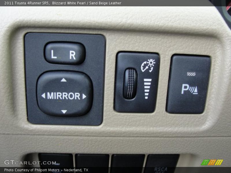 Blizzard White Pearl / Sand Beige Leather 2011 Toyota 4Runner SR5
