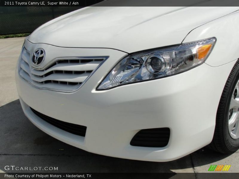 Super White / Ash 2011 Toyota Camry LE