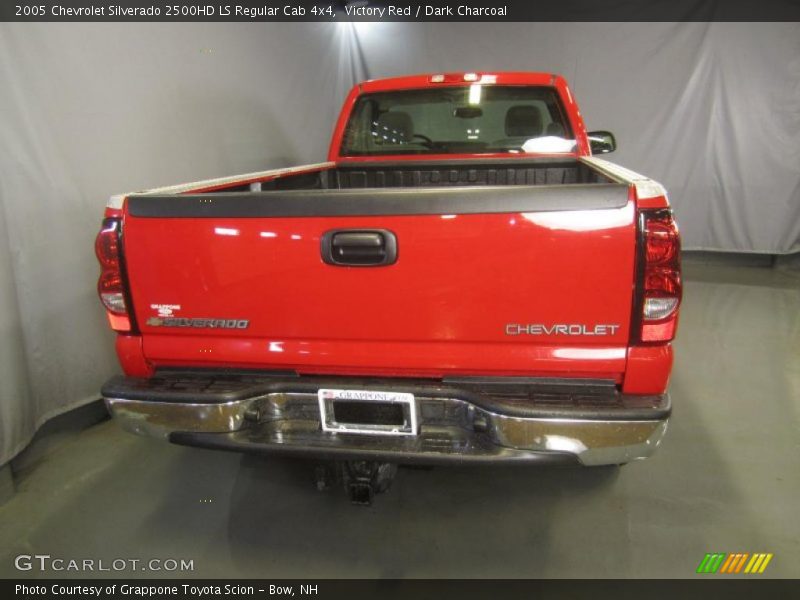 Victory Red / Dark Charcoal 2005 Chevrolet Silverado 2500HD LS Regular Cab 4x4