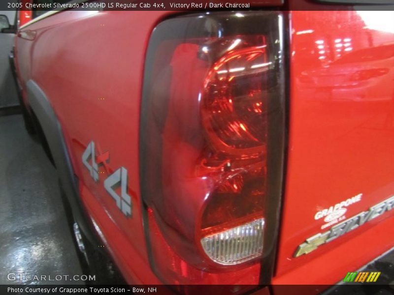 Victory Red / Dark Charcoal 2005 Chevrolet Silverado 2500HD LS Regular Cab 4x4