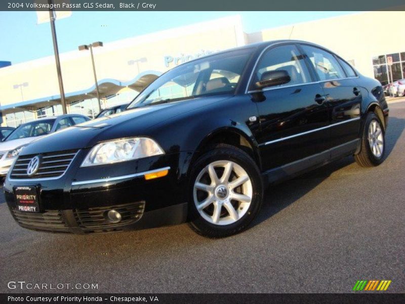 Black / Grey 2004 Volkswagen Passat GLS Sedan