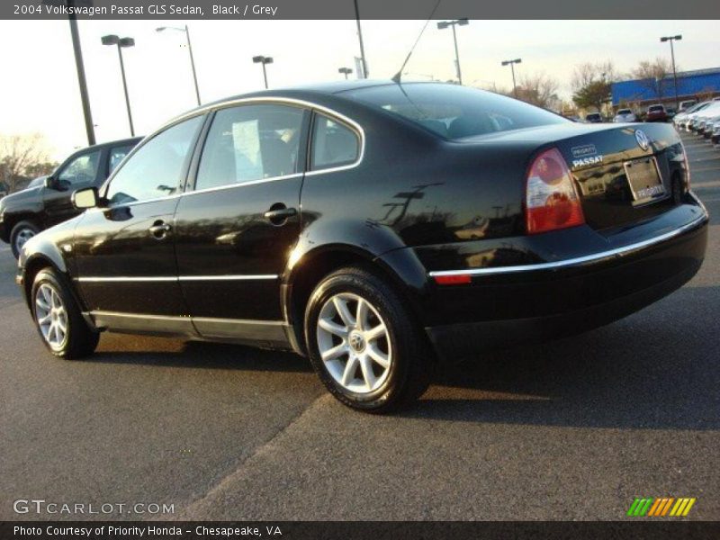 Black / Grey 2004 Volkswagen Passat GLS Sedan