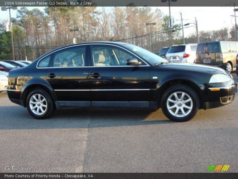 Black / Grey 2004 Volkswagen Passat GLS Sedan