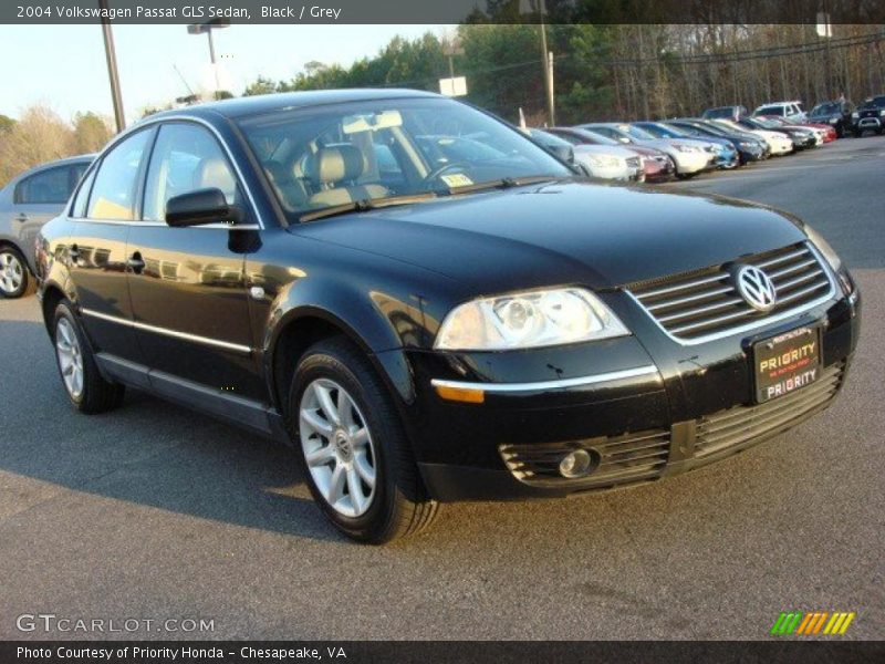 Black / Grey 2004 Volkswagen Passat GLS Sedan