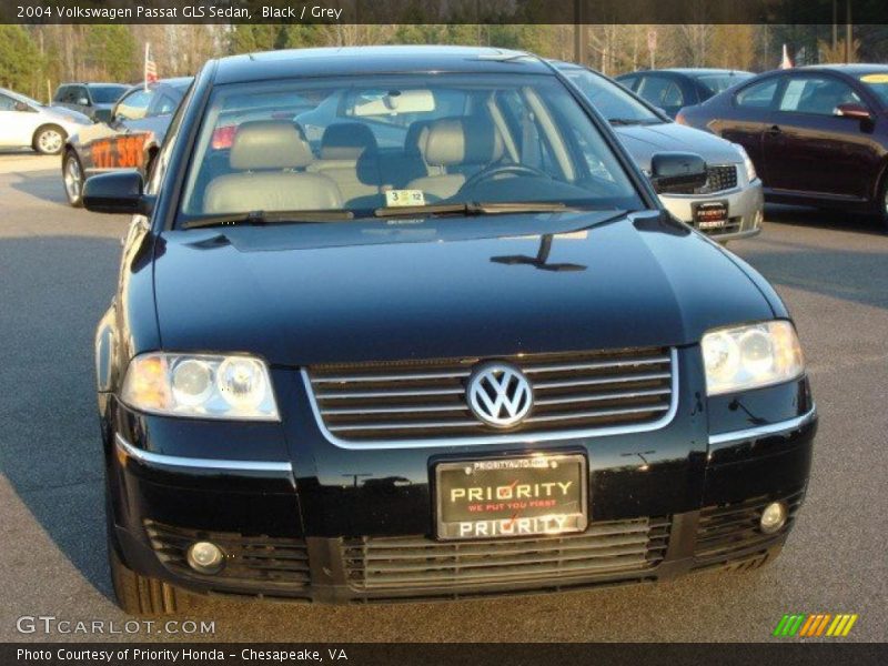 Black / Grey 2004 Volkswagen Passat GLS Sedan
