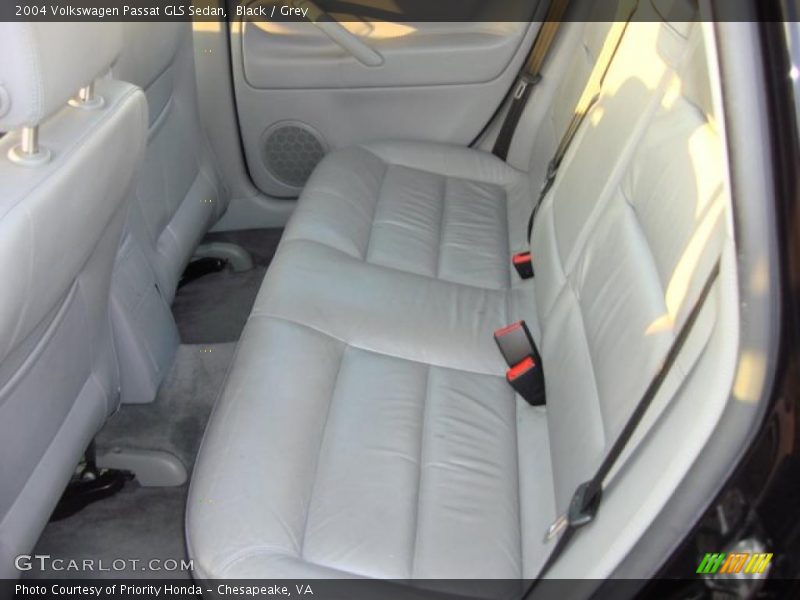 Black / Grey 2004 Volkswagen Passat GLS Sedan