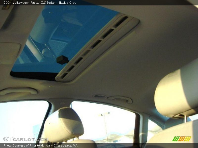 Black / Grey 2004 Volkswagen Passat GLS Sedan