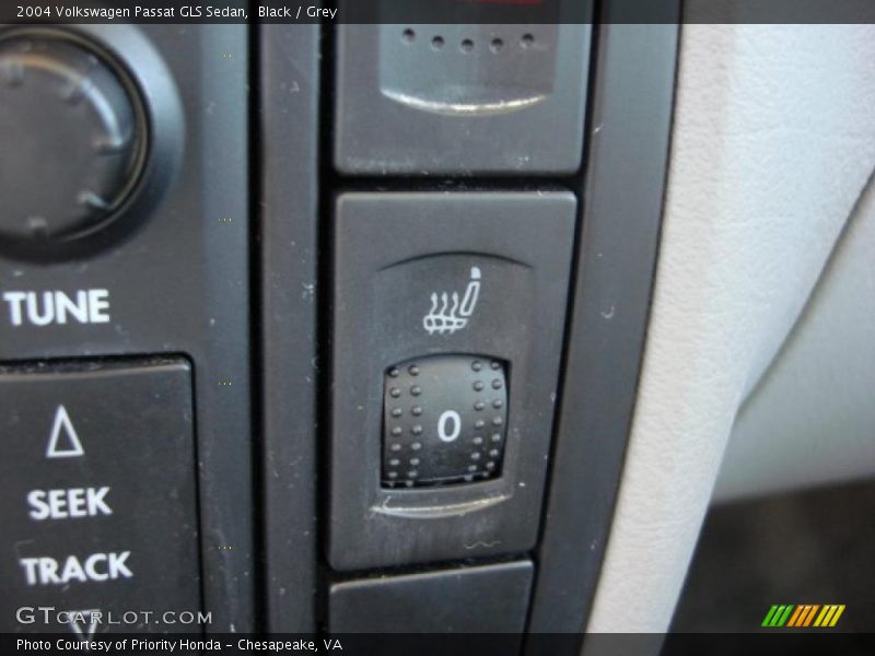 Black / Grey 2004 Volkswagen Passat GLS Sedan
