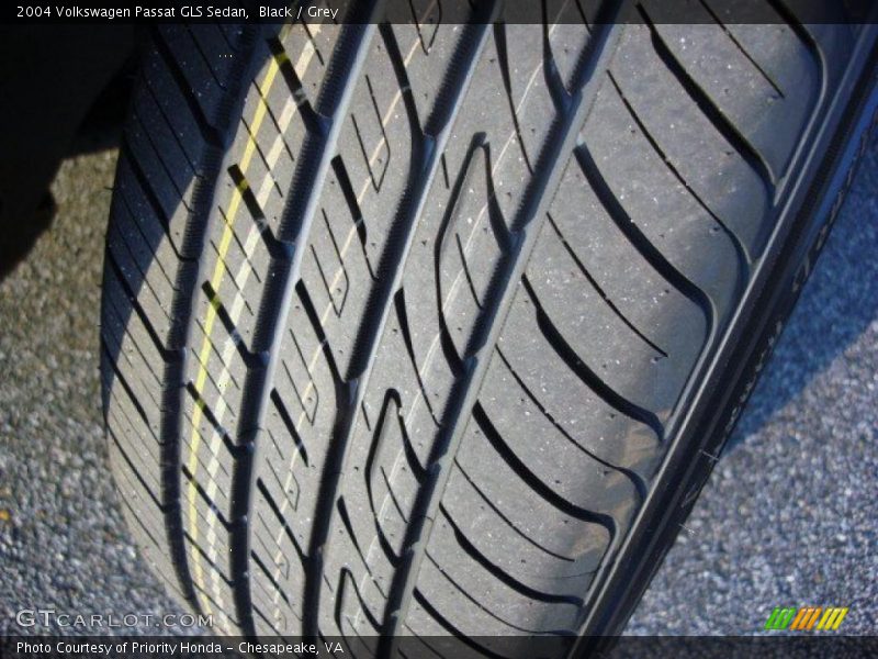 Black / Grey 2004 Volkswagen Passat GLS Sedan