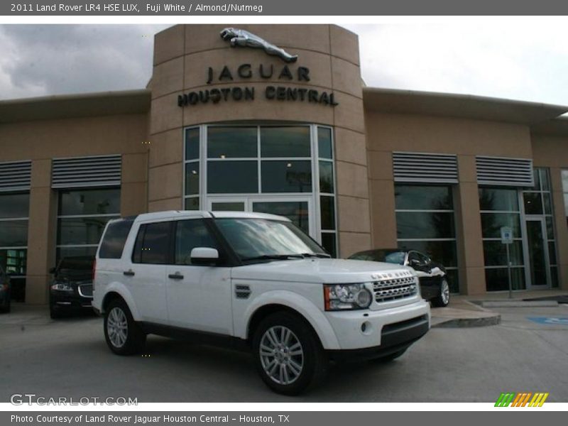 Fuji White / Almond/Nutmeg 2011 Land Rover LR4 HSE LUX