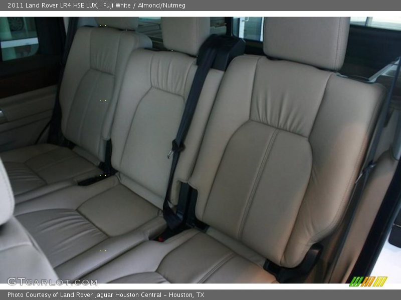 Fuji White / Almond/Nutmeg 2011 Land Rover LR4 HSE LUX