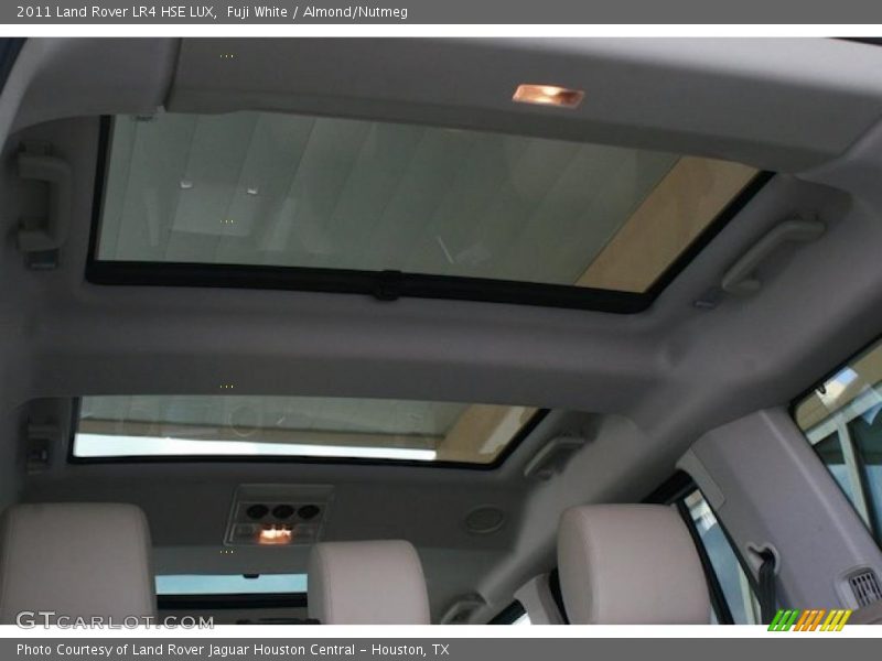 Fuji White / Almond/Nutmeg 2011 Land Rover LR4 HSE LUX