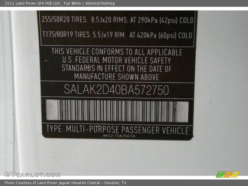 Fuji White / Almond/Nutmeg 2011 Land Rover LR4 HSE LUX