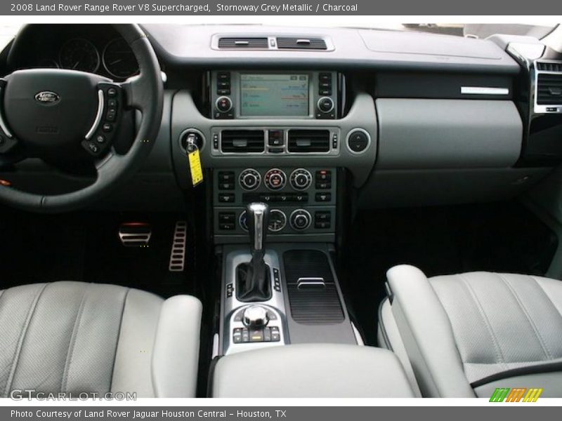 Dashboard of 2008 Range Rover V8 Supercharged