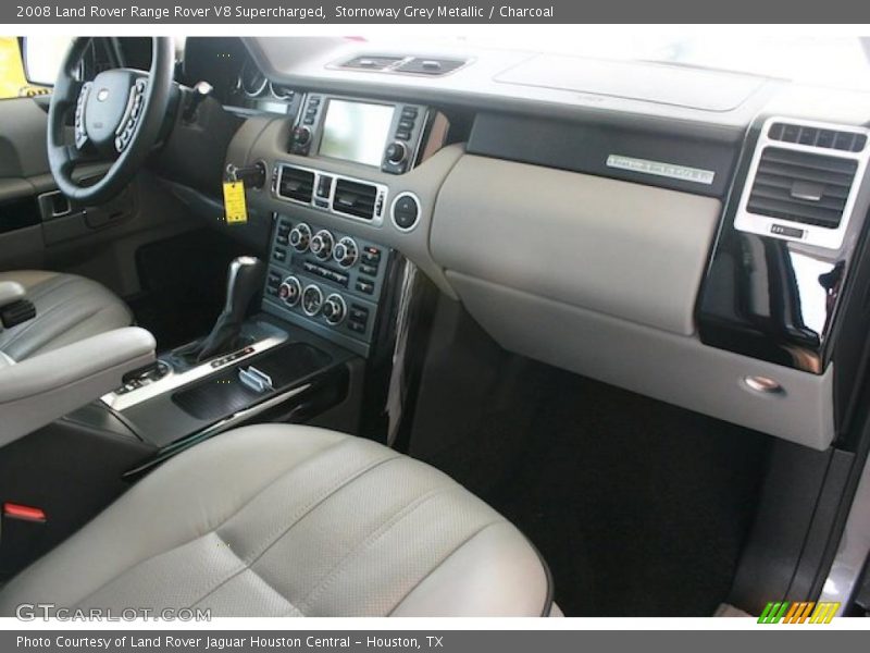 Dashboard of 2008 Range Rover V8 Supercharged